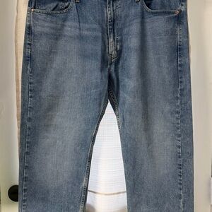Men's Pre-Owned Levi’s 505 Jeans, Size 40W, 30L, Medium Blue Stonewash.